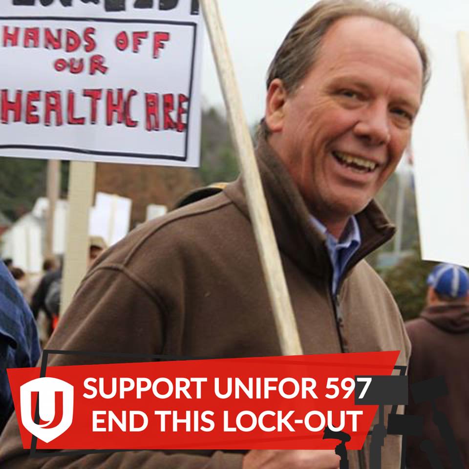 UE President Peter Knowlton with a Support Unifor 597 Frame