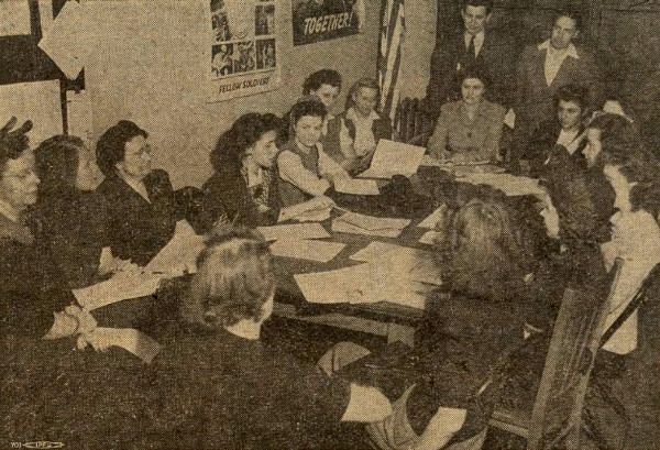 Photo of UE women members meeting in the 1940s