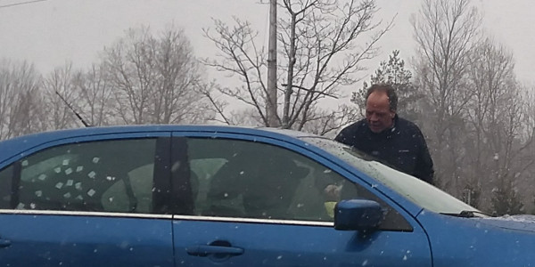 UE General President Peter Knowlton speaks with a Cummins worker in Jamestown, NY