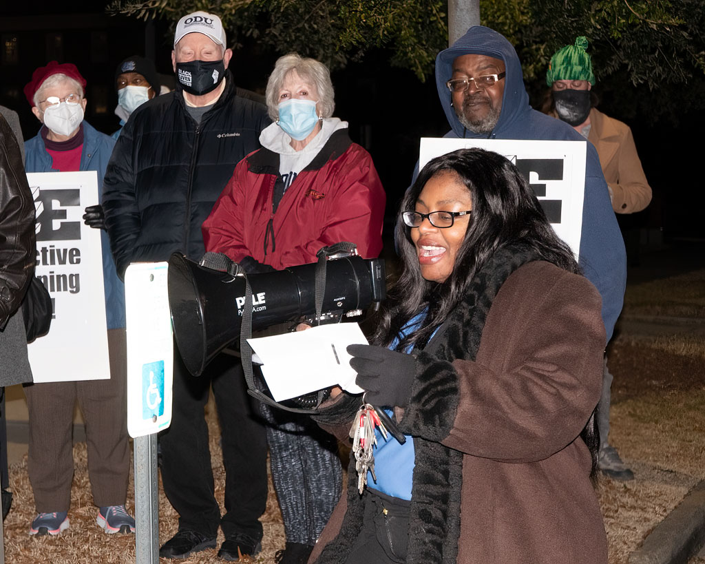 Latasha Holloway addresses rally