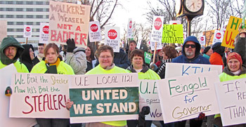 UE Local 1121 members rally in Wisconsin ...
